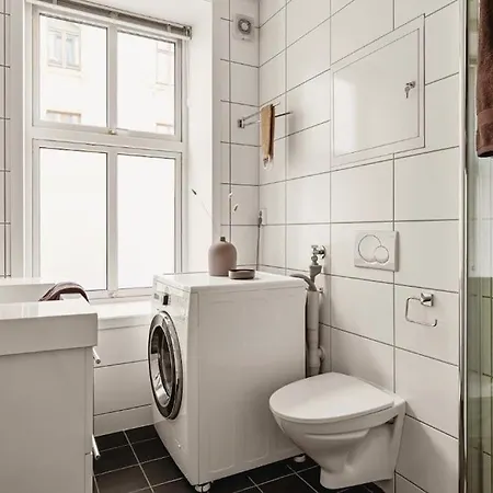Centrally Located - Beautiful & Bright Appartement *