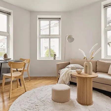 Lägenhet Centrally Located - Beautiful & Bright *