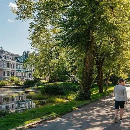 Centrally Located - Beautiful & Bright Appartement Bergen