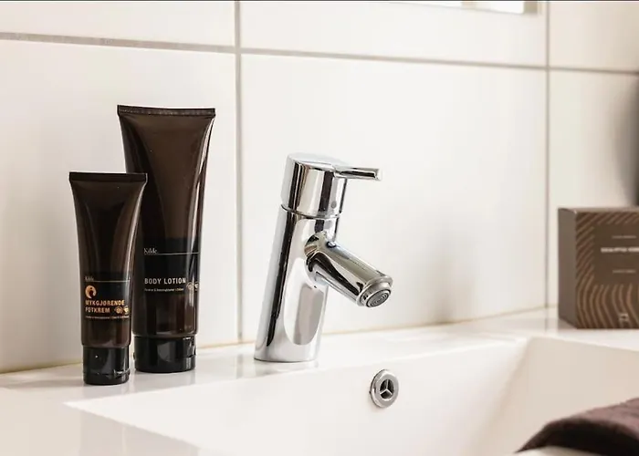 아파트 Centrally Located - Beautiful & Bright