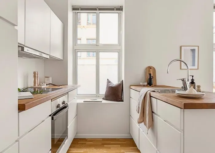 Centrally Located - Beautiful & Bright