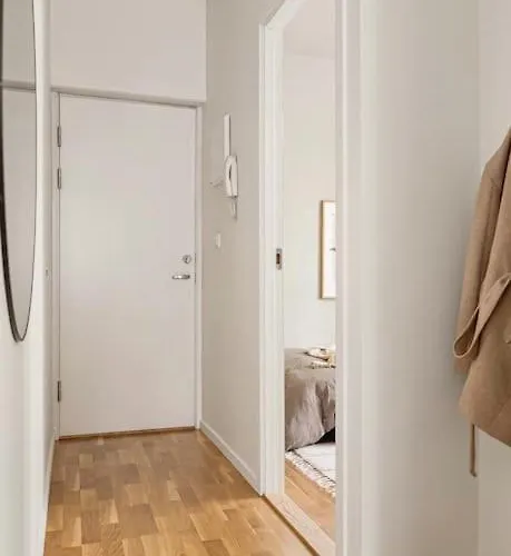 아파트 Centrally Located - Beautiful & Bright