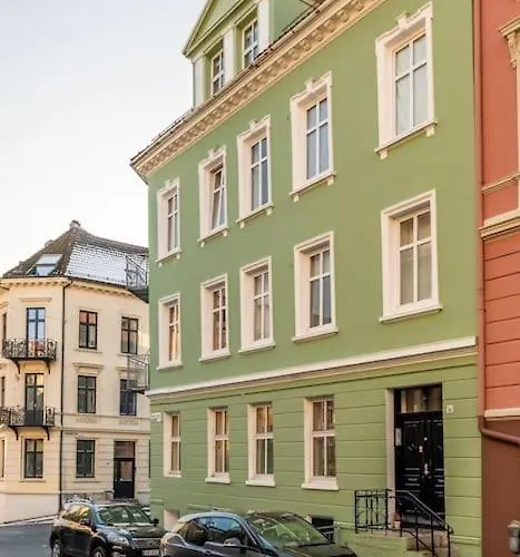 Centrally Located - Beautiful & Bright