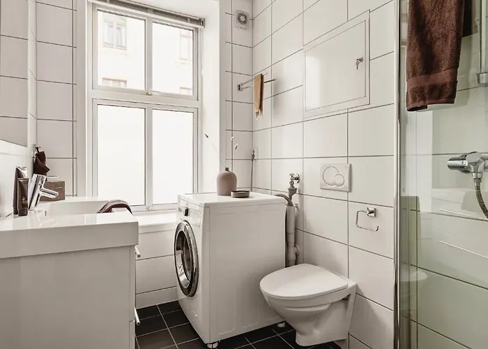 Centrally Located - Beautiful & Bright 아파트 *